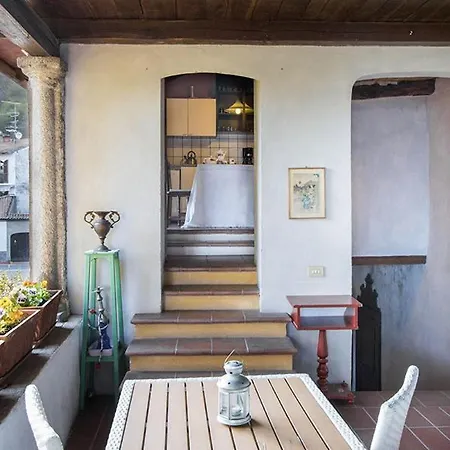 Appartamento San Salvatore Sleeps 4 With Pool Massino Visconti