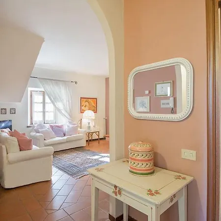 Appartamento San Salvatore Sleeps 4 With Pool