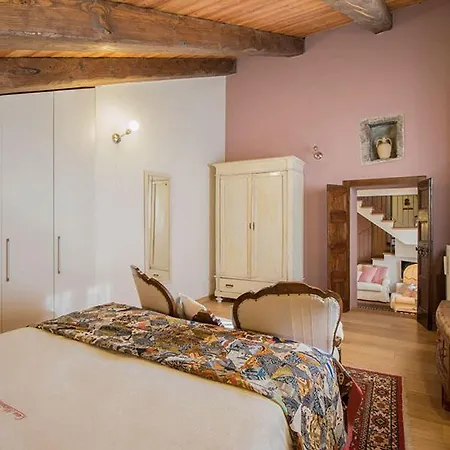 San Salvatore Sleeps 4 With Pool *