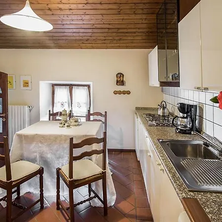 Appartamento San Salvatore Sleeps 4 With Pool Massino Visconti