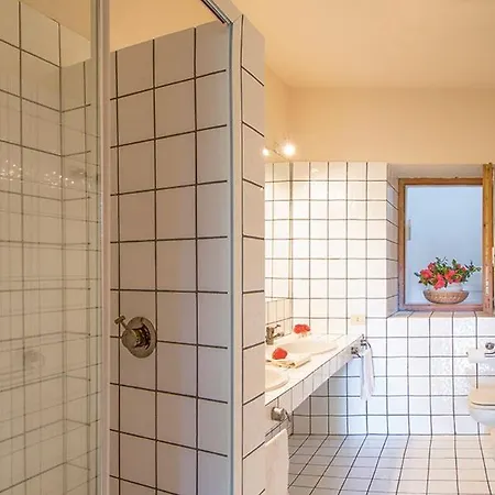 Appartamento San Salvatore Sleeps 4 With Pool *